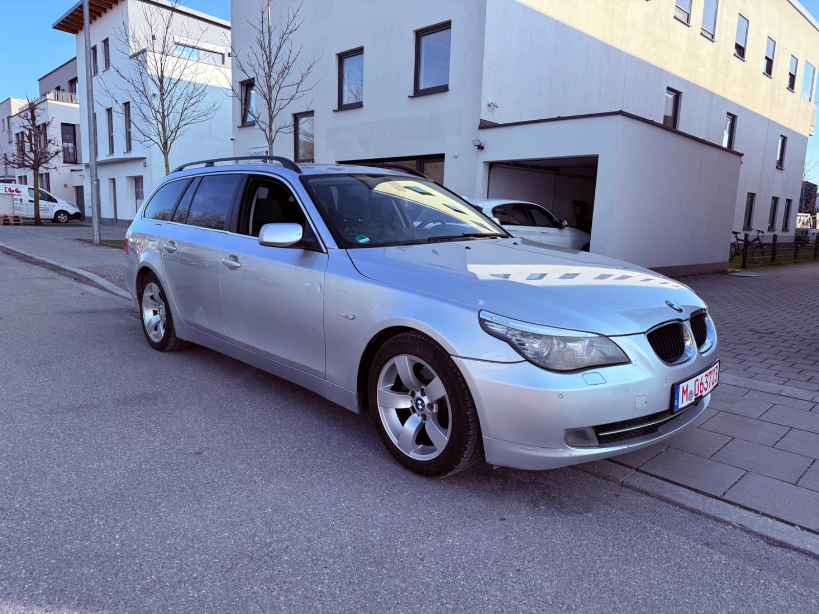 BMW 523 5 Touring 523i - 6 Zilinder