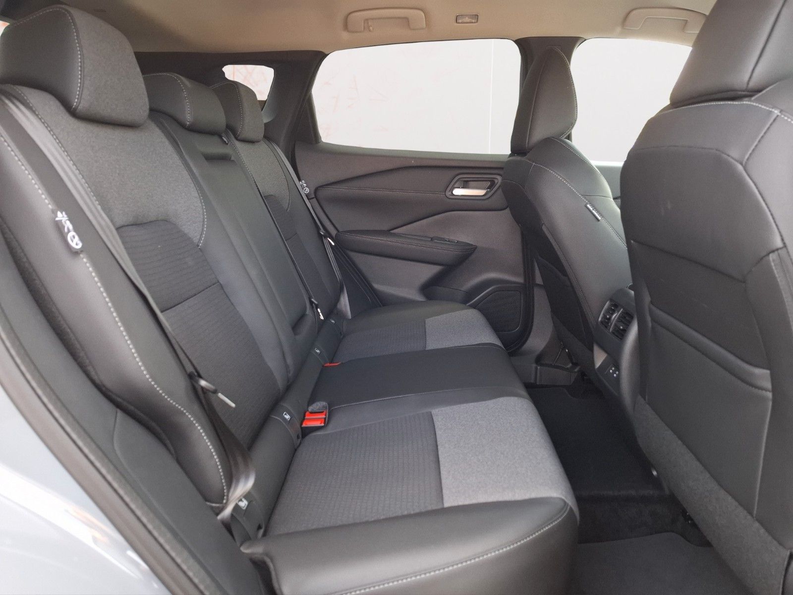 Fahrzeugabbildung Nissan Qashqai N-Connecta 1.3 DIG-T mHEV X-TRONIC 116 k