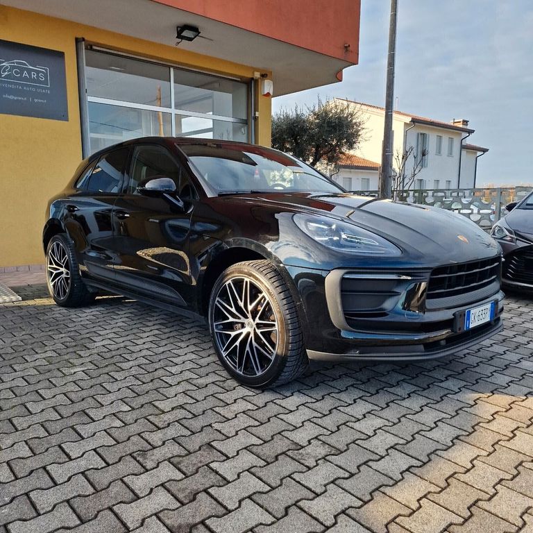 Image of Porsche Macan