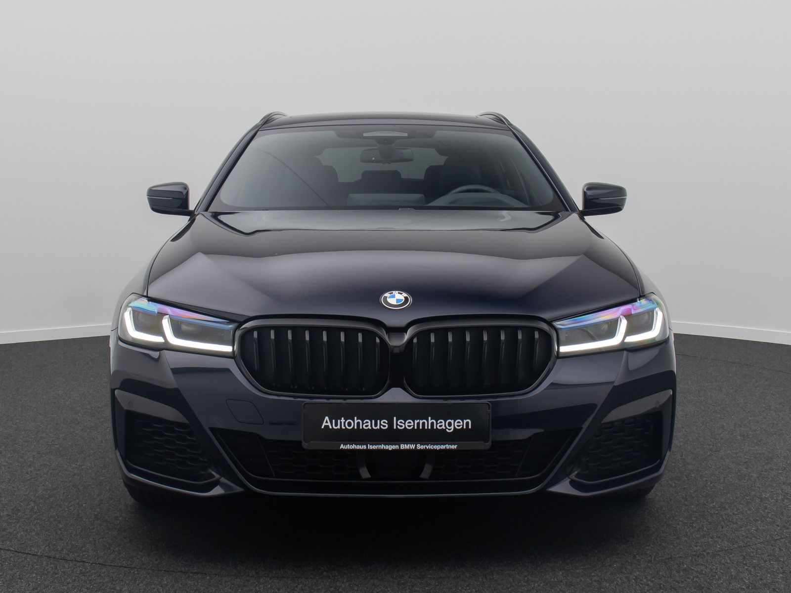 Fahrzeugabbildung BMW 540i xD M Sport DAB Panorama HUD H/K DispKey 20"