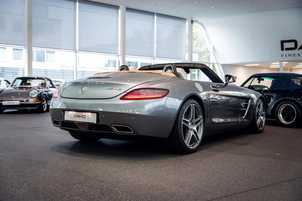Mercedes-Benz SLS AMG