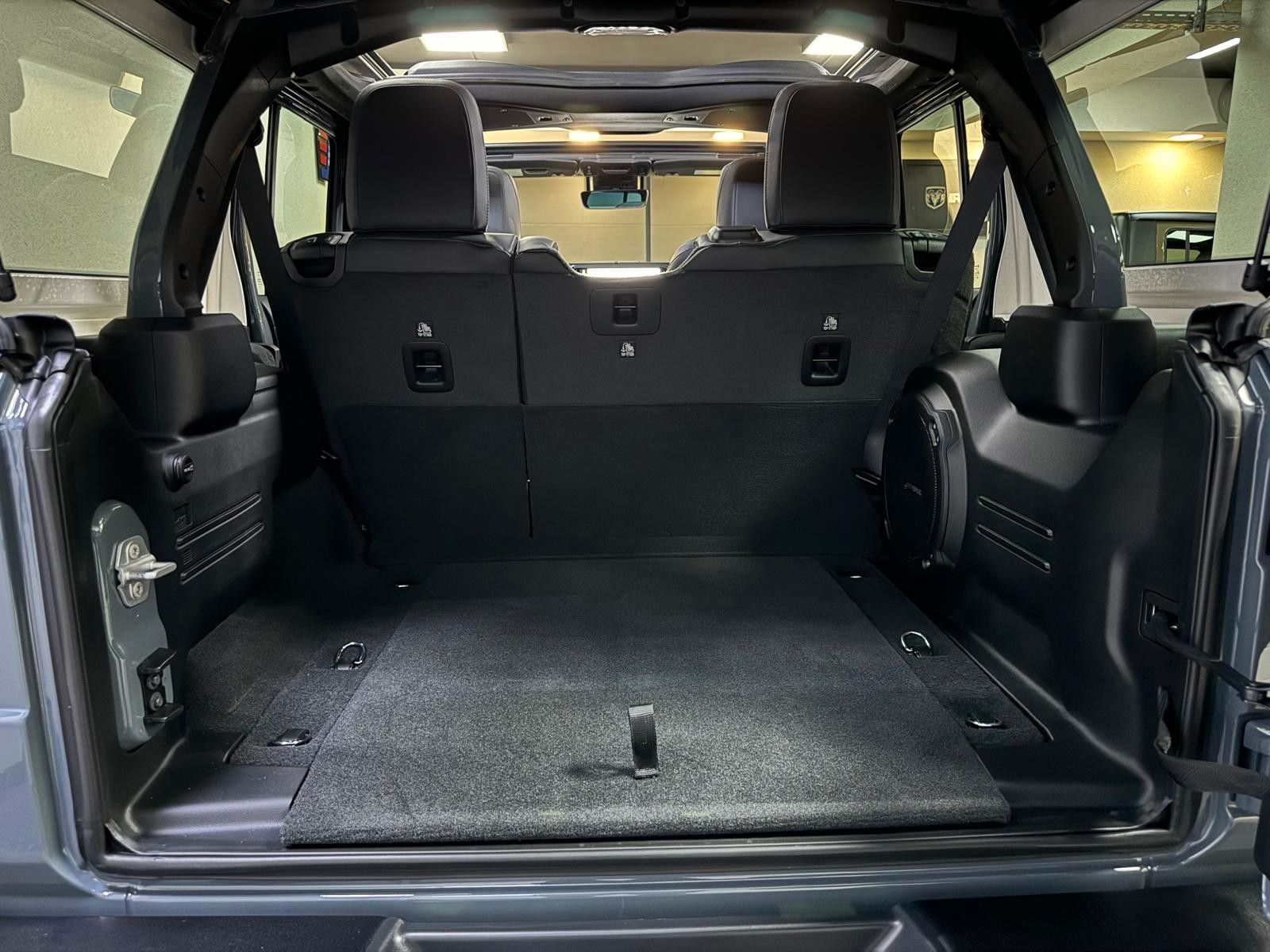 Fahrzeugabbildung Jeep MOAB 392-6.4L HEMI V8-WINDE-SKY ONE-35"