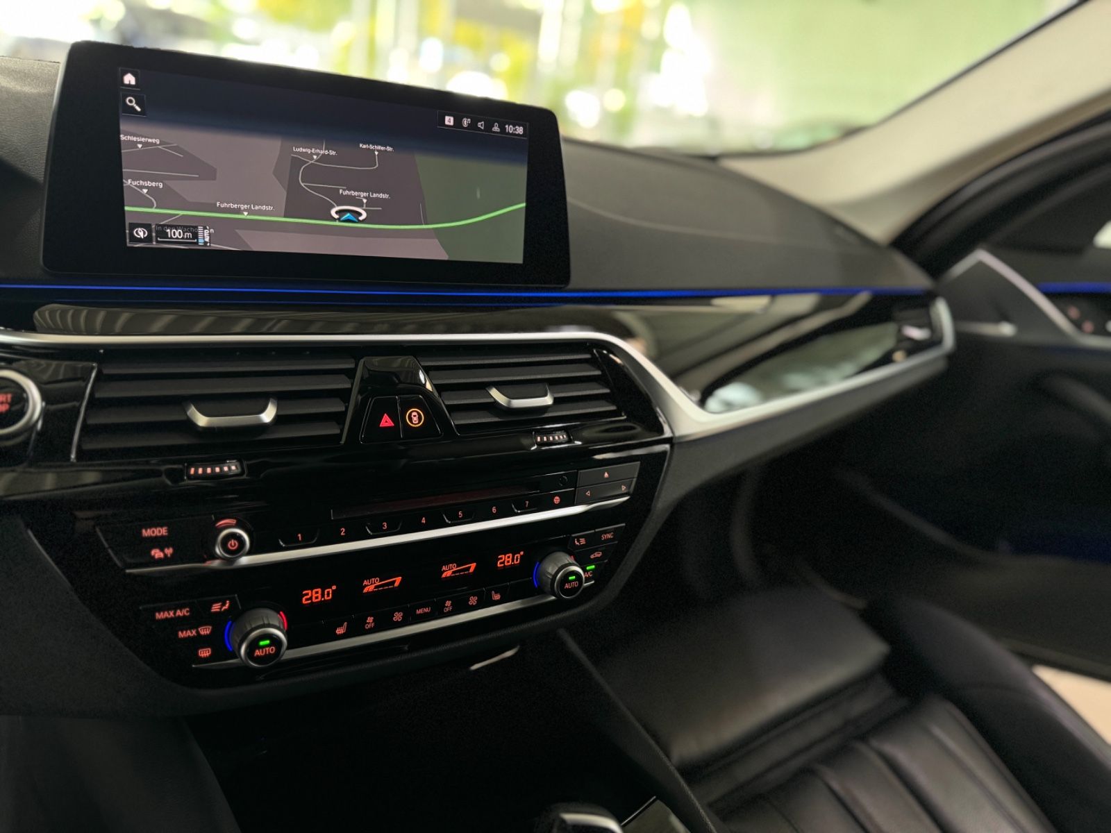 Fahrzeugabbildung BMW 530e iP Sport Line ACC Kamera SoftCose DAB HiFi