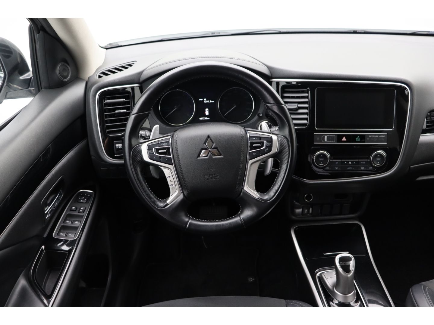 Fahrzeugabbildung Mitsubishi Plug-in Hybrid Outlander PHEV Basis 4WD Tempomat