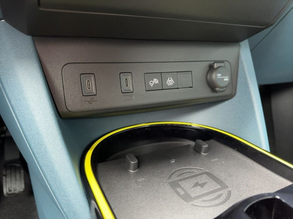 Fahrzeugabbildung Fiat Grande Panda Business Edition Hybrid, Navi, PDC.