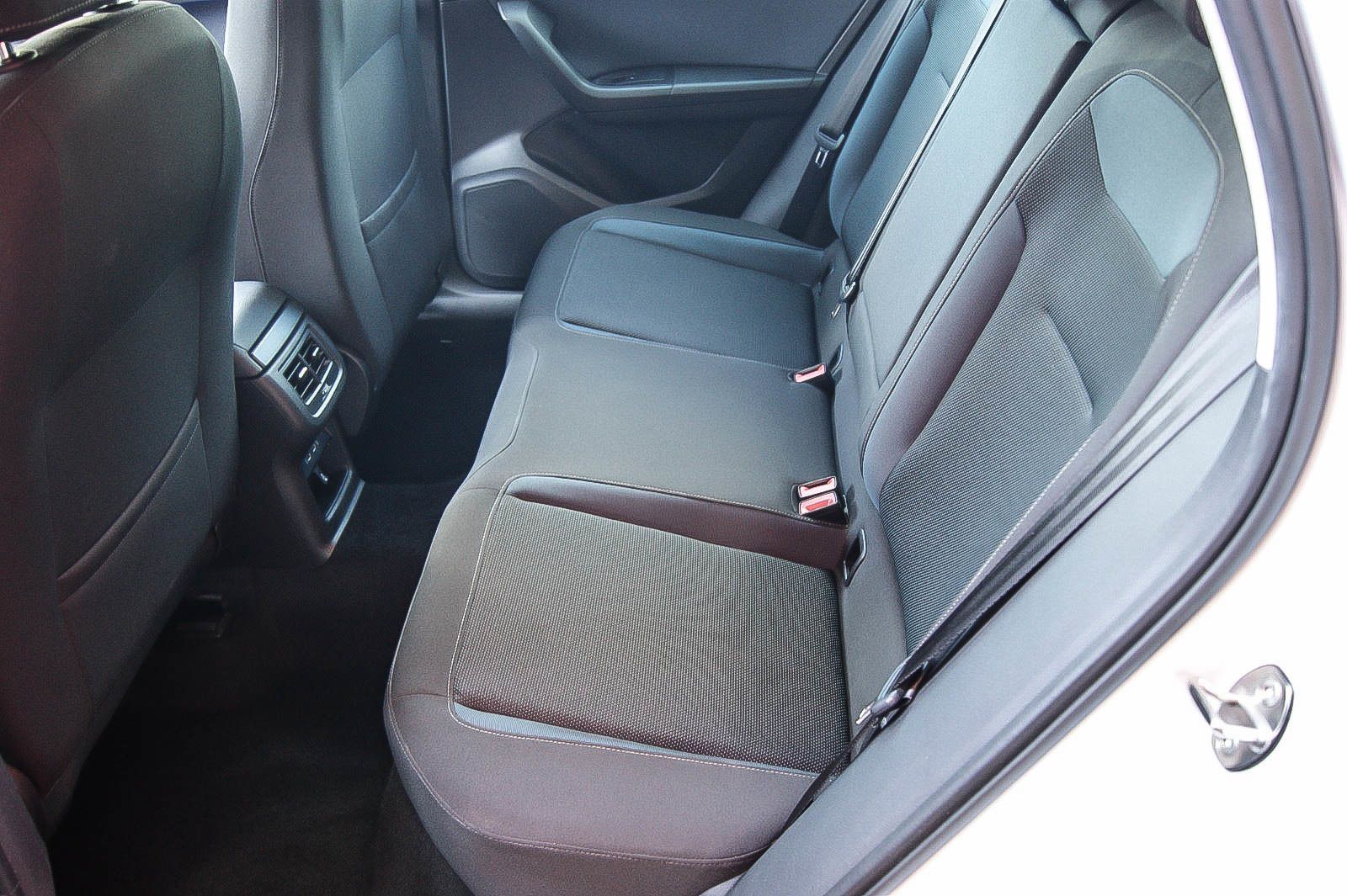 Fahrzeugabbildung SEAT Ateca 2.0 TDI DSG Style VIRTUAL BUSINESS ANHKZGV