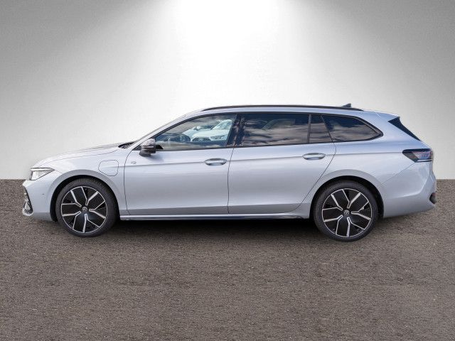 Volkswagen Passat Variant R-Line 1.5 TSI eHybrid DSG PANO foto 4