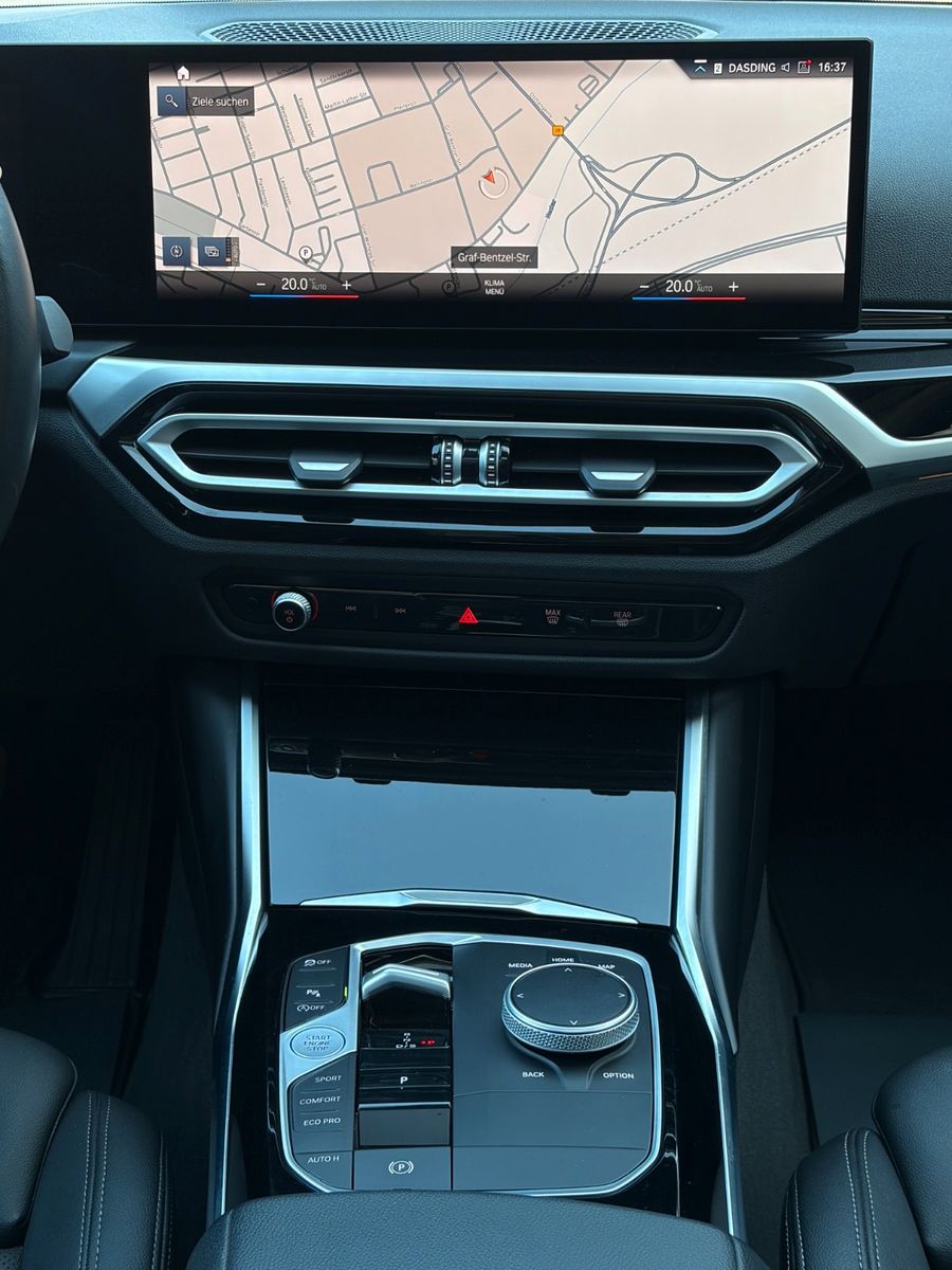 Fahrzeugabbildung BMW 330i Touring LEDER AKUSTIK PANO LED HiFi CarPlay