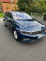 Volkswagen Passat Variant 2.0 TDI | Pano | HeadUp | 8x Reif - Volkswagen Passat Variant in Kassel
