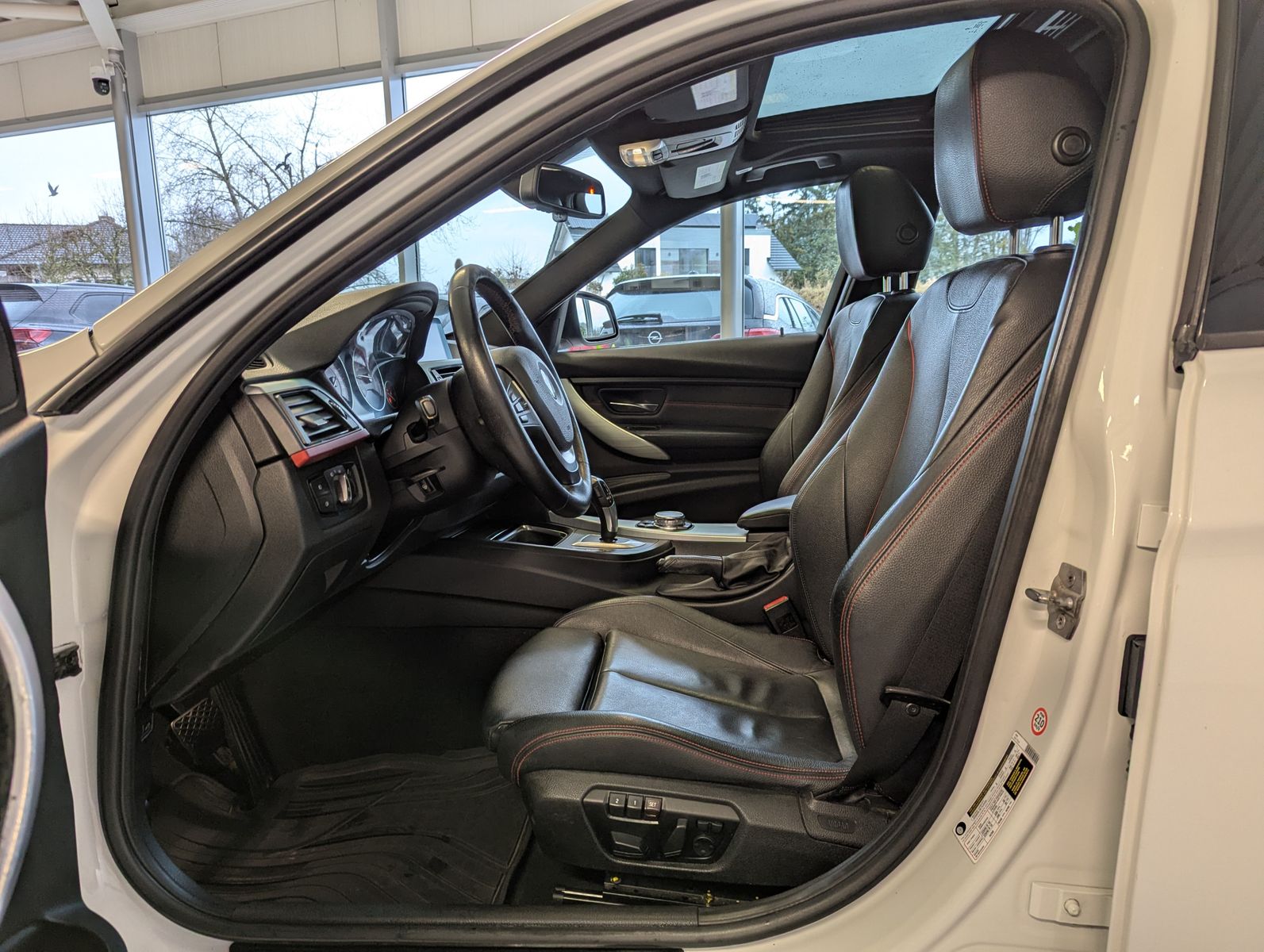 BMW 328 i xDrive Sportline Leder Pano US-Import - Image 11