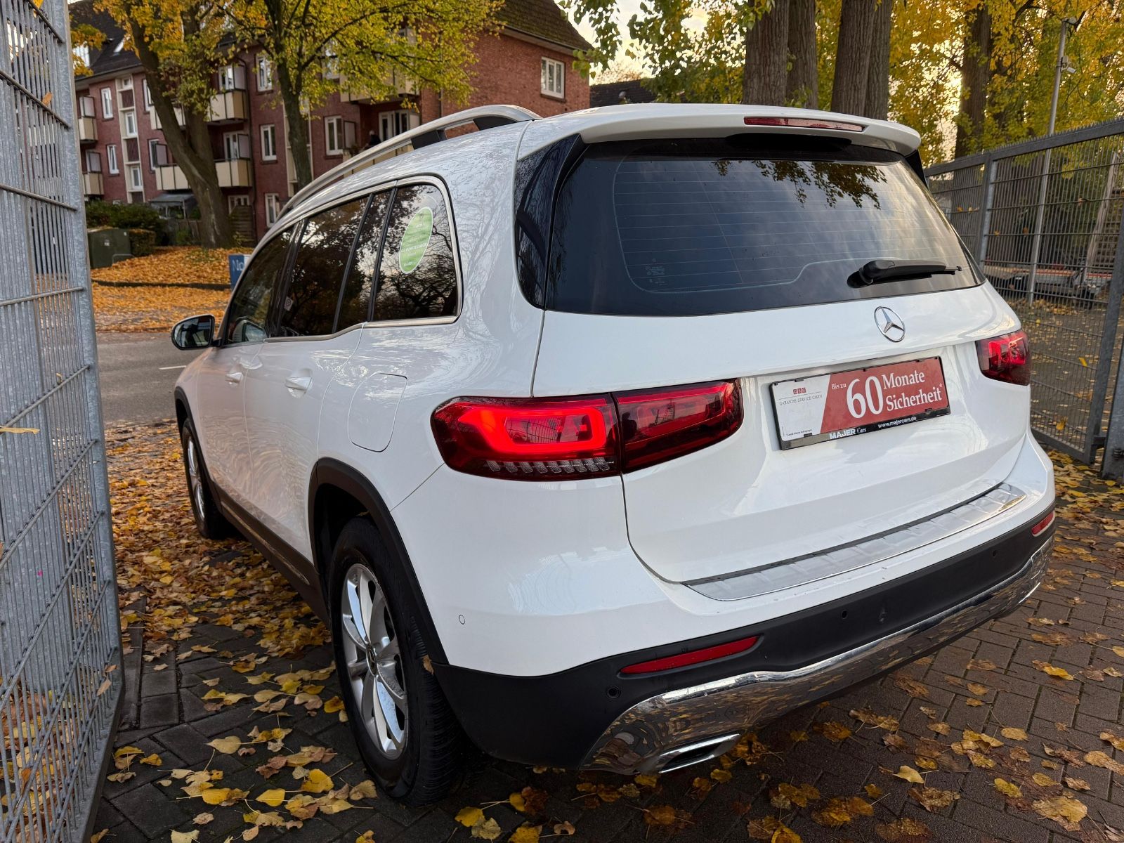 Fahrzeugabbildung Mercedes-Benz GLB 200  GLB 200 d*MEMORY*LED*CAM*CARPLAY*