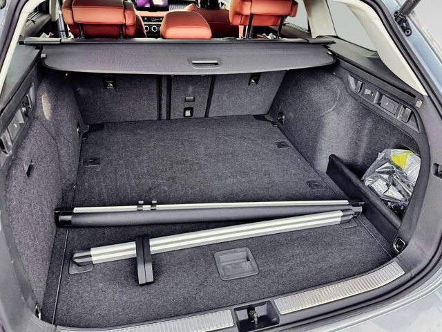Skoda Superb Combi L&K PANO LuftLeder Travel AHK 360°