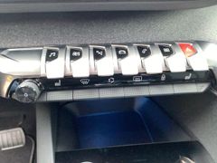 Foto Nummer 19: PEUGEOT 3008