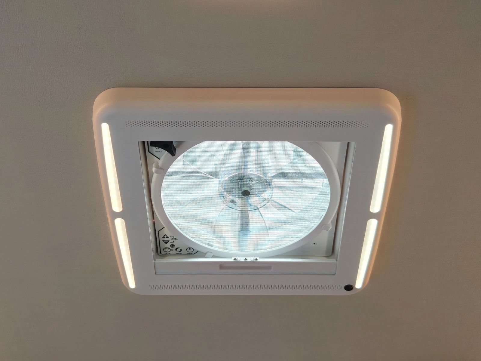 Fahrzeugabbildung XGO Dynamic 95 P Plus - Luftfeder, 2x Solar, SAT, TV