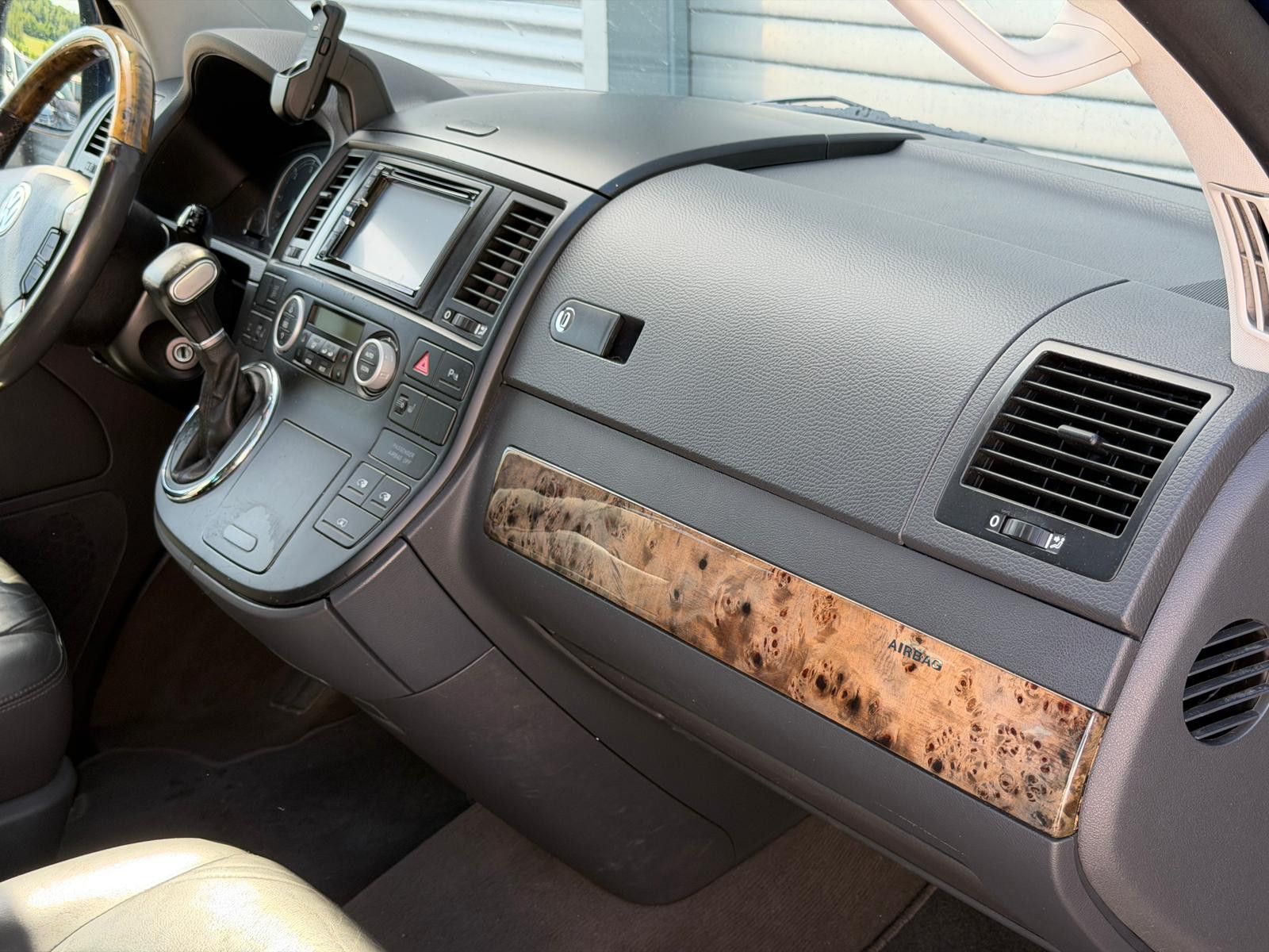 Fahrzeugabbildung Volkswagen T5 Multivan Highline Aut Leder Xenon Sthz PDC