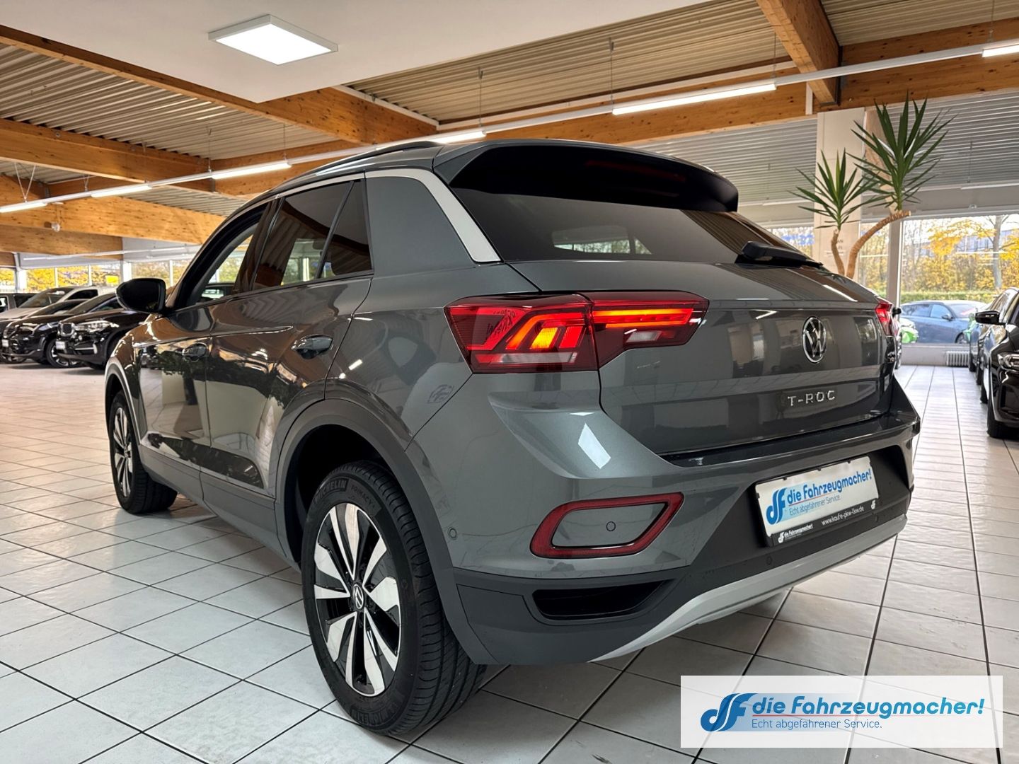 Fahrzeugabbildung Volkswagen T-Roc Move Navi Digitales Cockpit LED Apple CarP