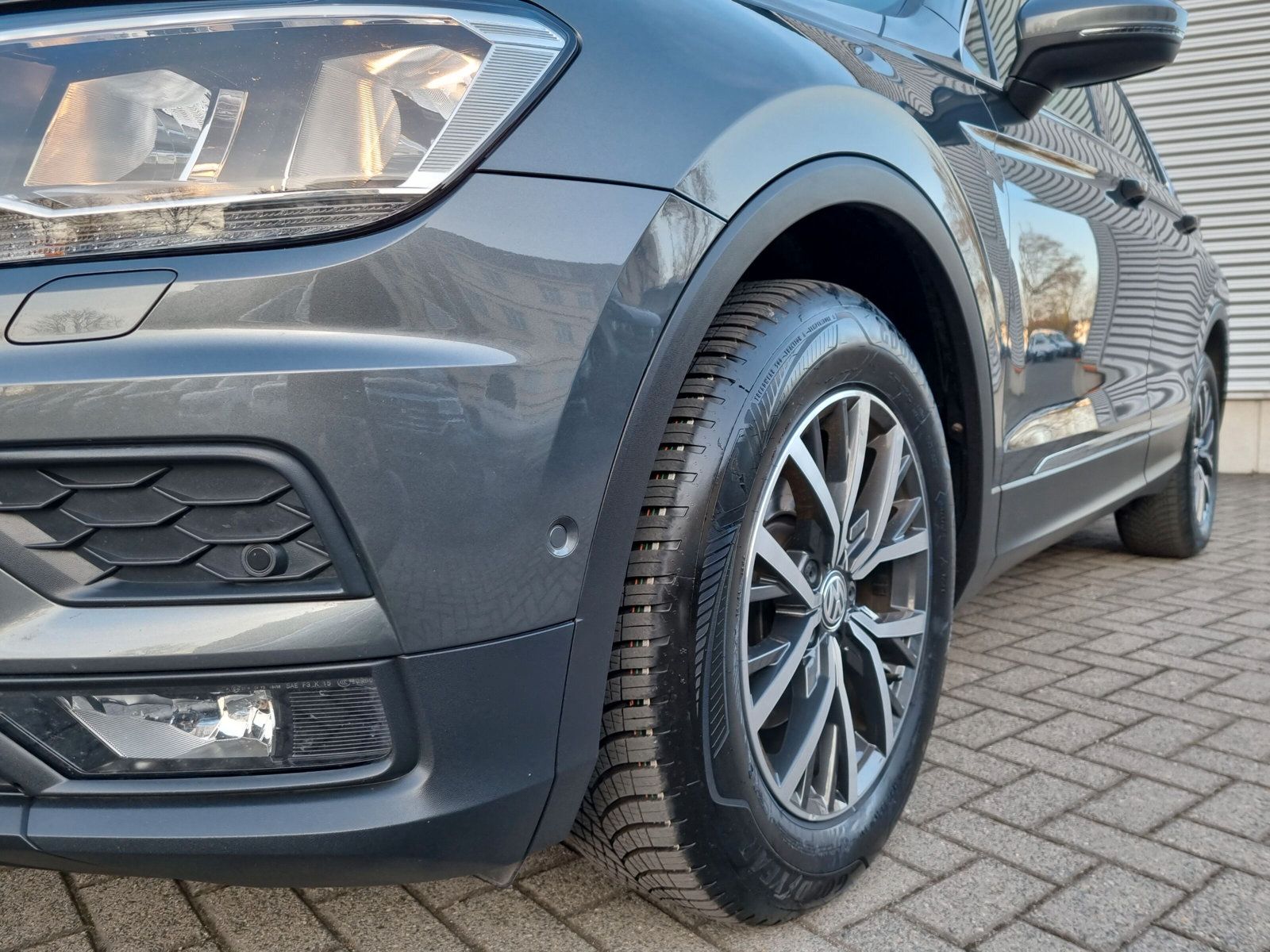 Fahrzeugabbildung Volkswagen Tiguan 1.5 TSI Comfortline AHK KAMERA SHZ