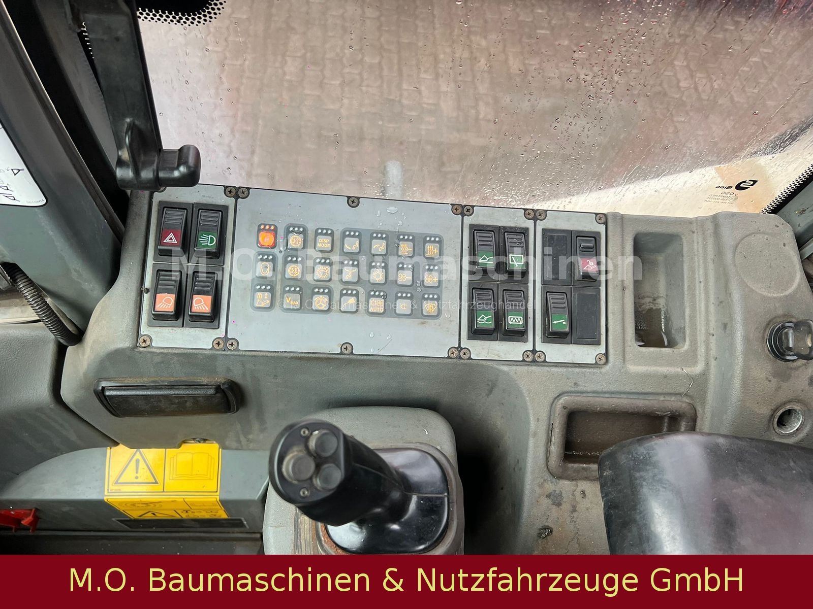 Fahrzeugabbildung Liebherr L524 /SW / AC/ Hochkippschaufel/Neue Reifen !