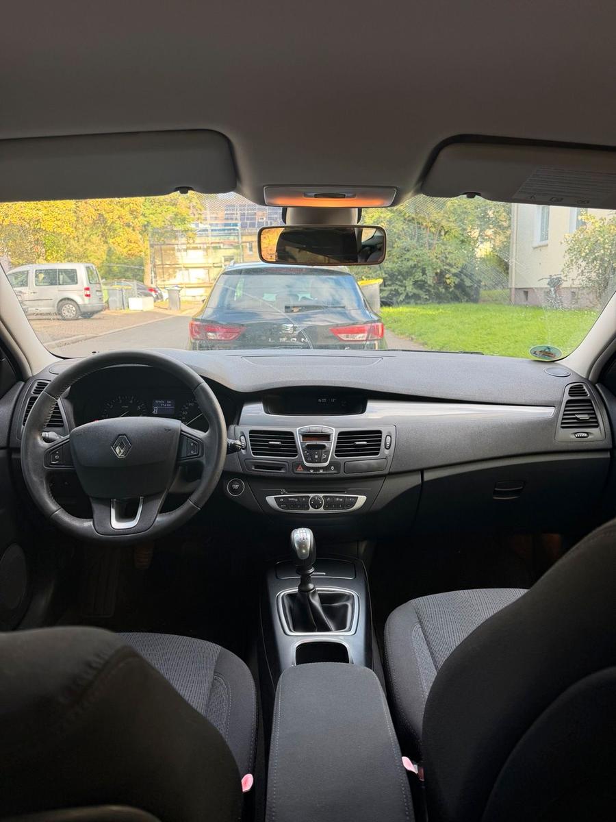 Renault Laguna 2009 — photo 10