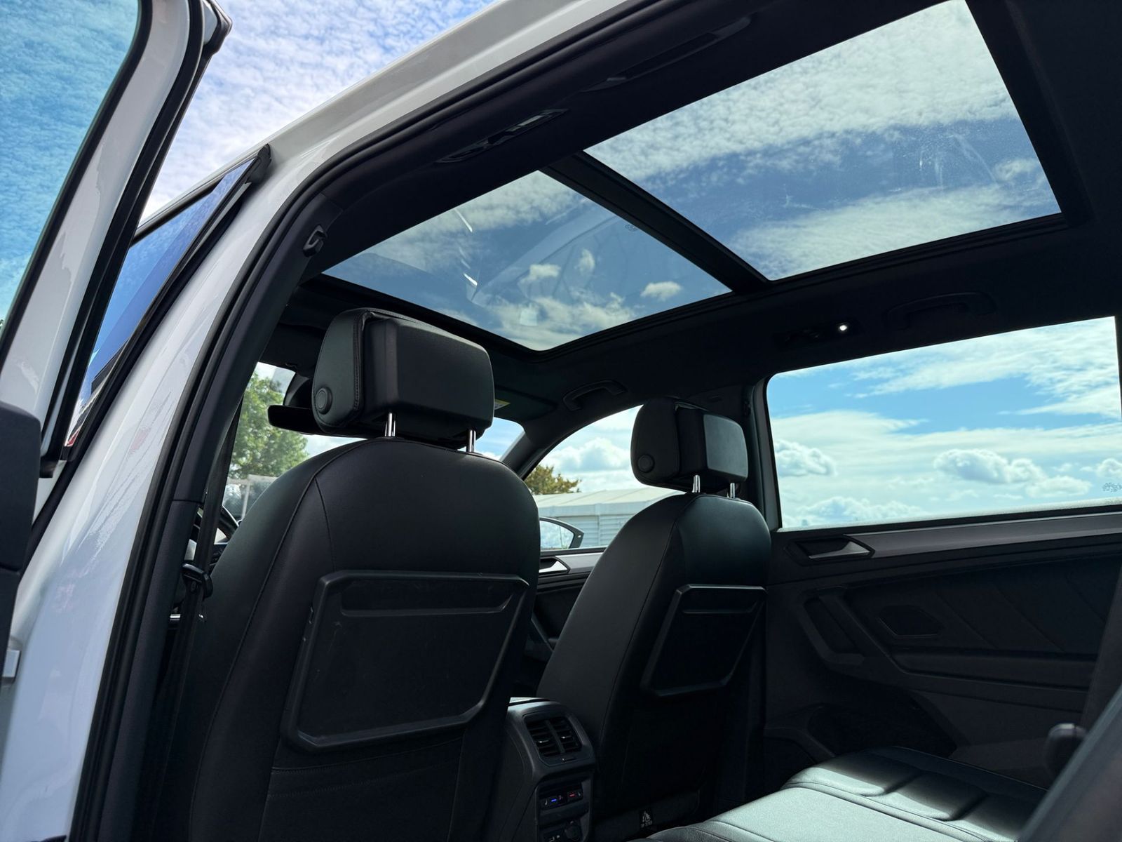 Fahrzeugabbildung SEAT Tarraco 2.0 TDI FR 4Drive PANO STANDHEIZUNG AHK