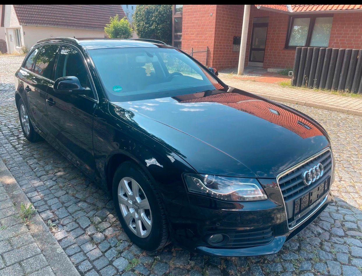 Audi A4 2009 — photo 9