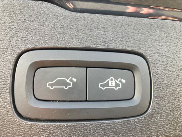 V60 T8 R Design Recharge Plug-In Hybrid AWD - Photo 9