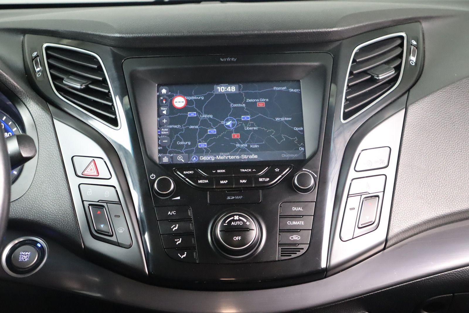 Fahrzeugabbildung Hyundai i40 FL 1.6 CRDi Space Plus * Sitzhzg./-lüftung