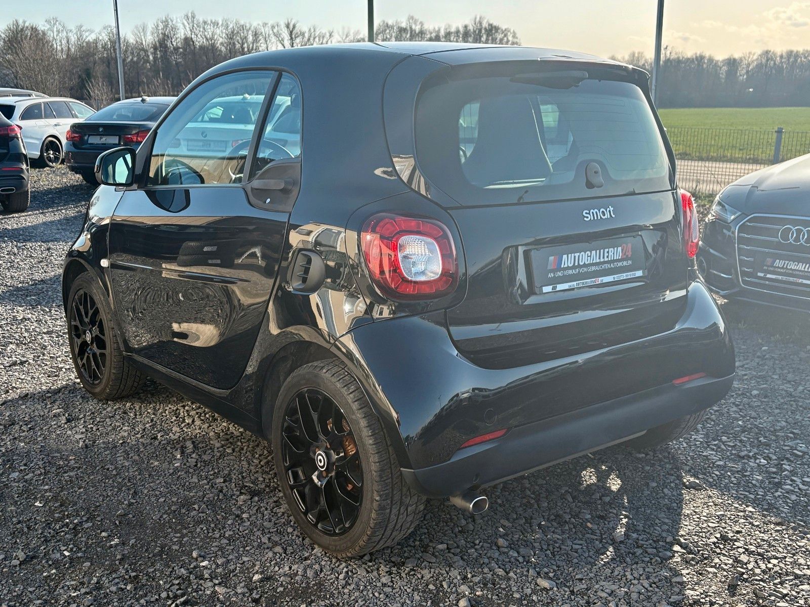 Fahrzeugabbildung Smart ForTwo Coupé Aut. Leder SPORTPAKET 90PS Panorama