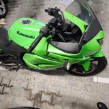 Kawasaki Ninja 250 R - KAWASAKI 250