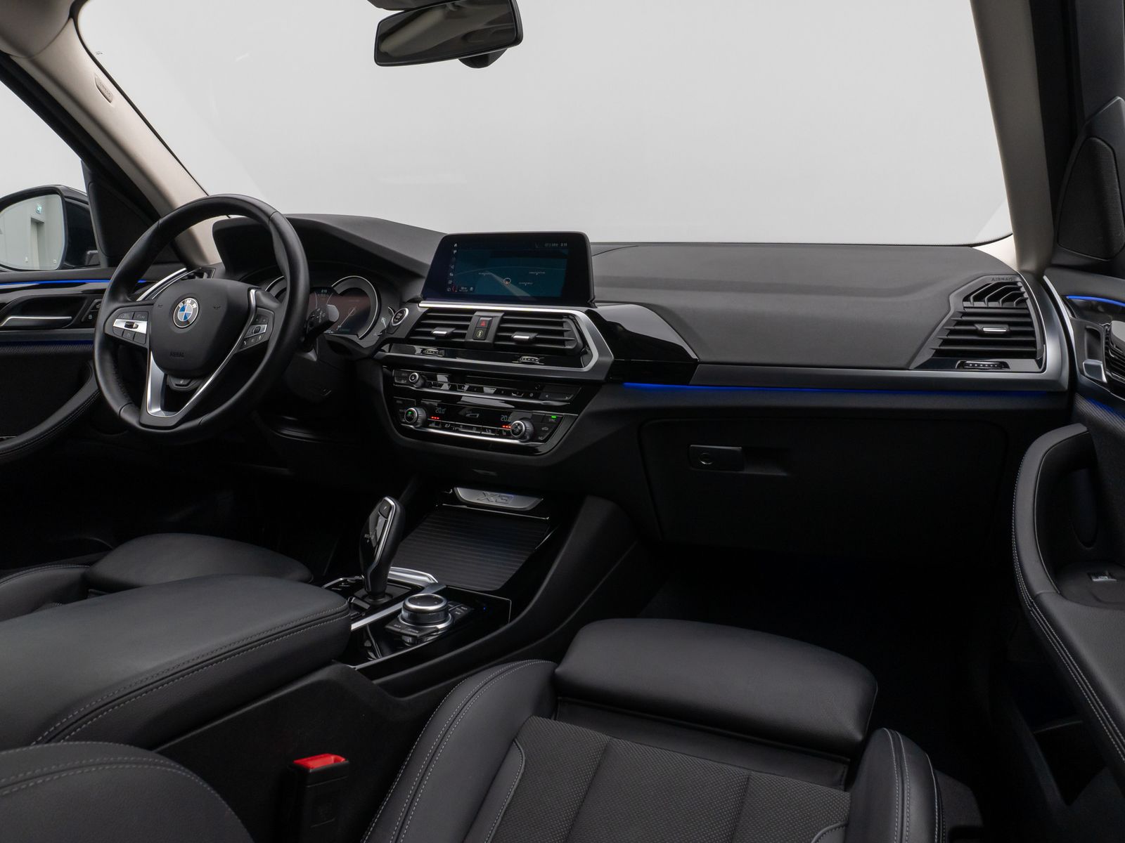 Fahrzeugabbildung BMW X3 xD20d xLine HUD DAB HiFi Lnkrhz Komfort Sport