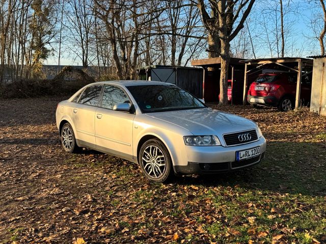 Audi A4 2.0 Benzin TÜV 12/25 Angemeldet