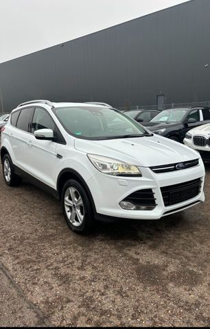 Ford Kuga Titanium Aut. Allrad Panorama Design Paket