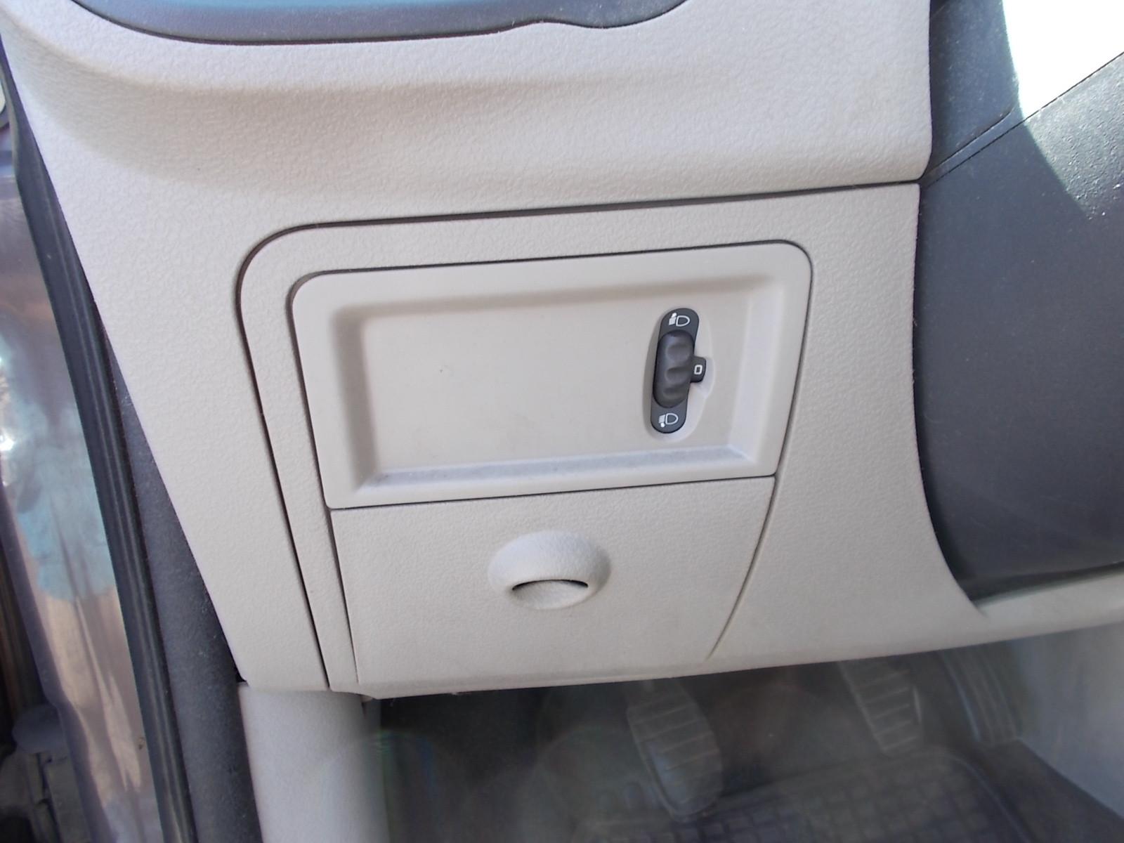 Renault Modus 2006 — photo 18