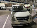 Hyundai HYUNDAI H 1.  8 Sitzer  Allwetterreife - gebrauchte Hyundai H-1 aus dem Jahr 2011
