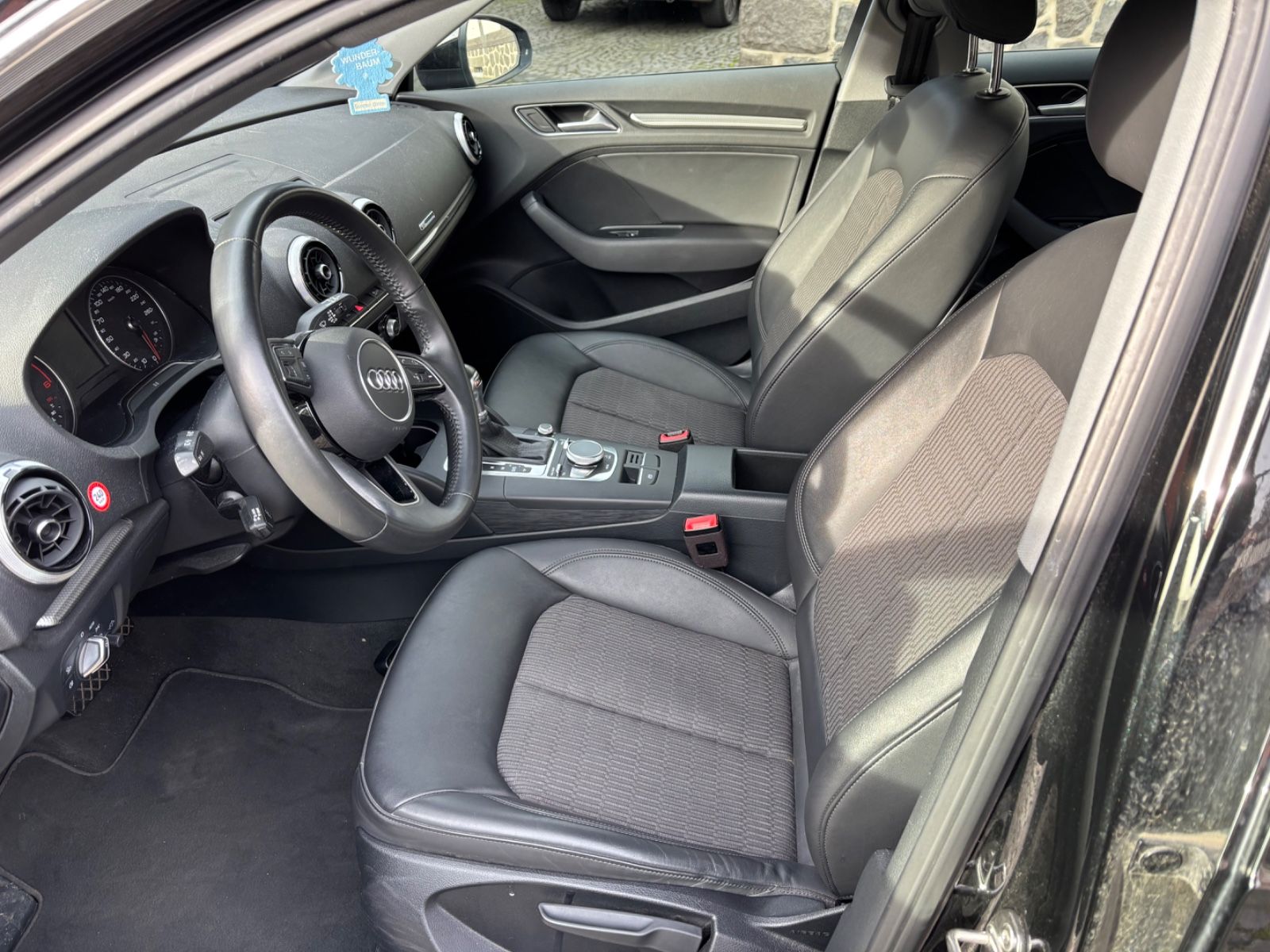 Audi A3 Sportback 35 TDI design foto 10