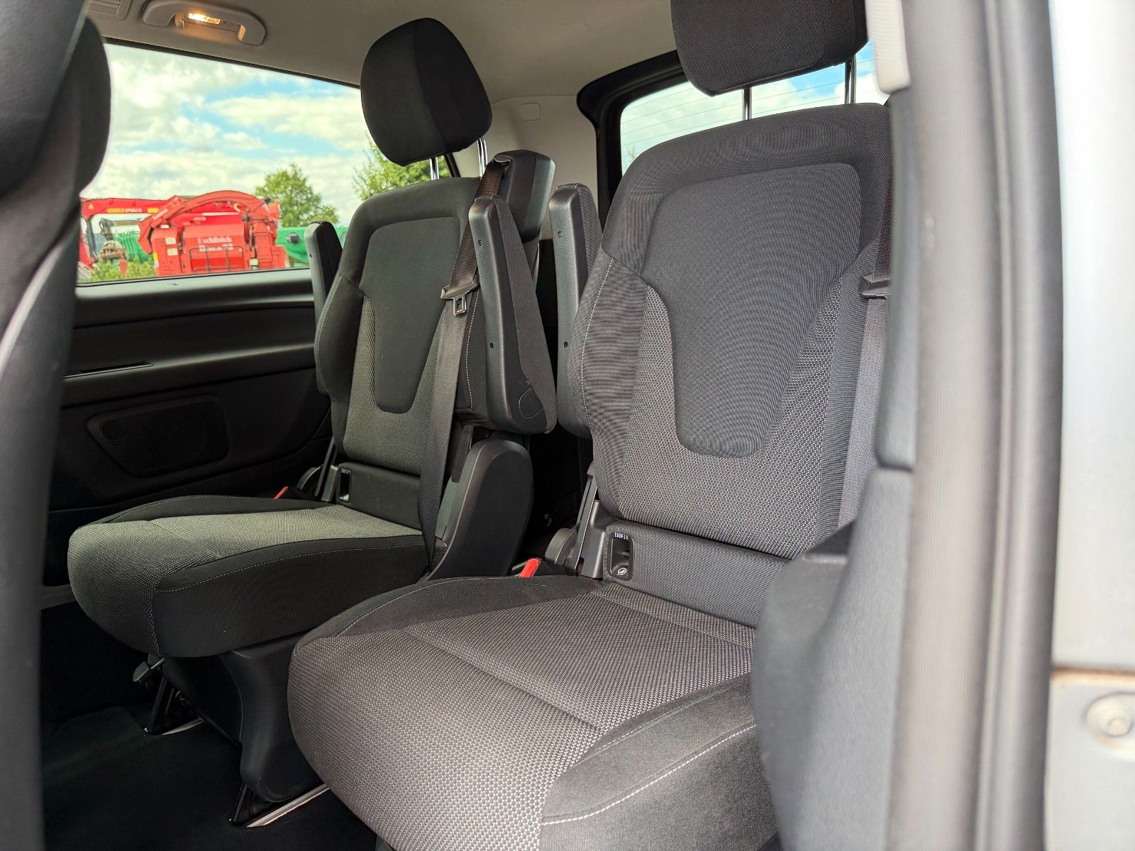 Fahrzeugabbildung Mercedes-Benz V 250 d EDITION AHK DISTRONIC Standheiz LED