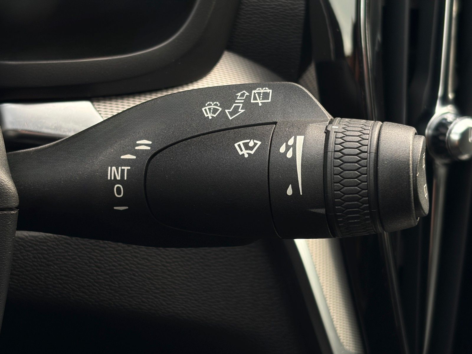 Fahrzeugabbildung Volvo V60 AWD R-Design ACC ProH&K 360° LED CarPl. Memo