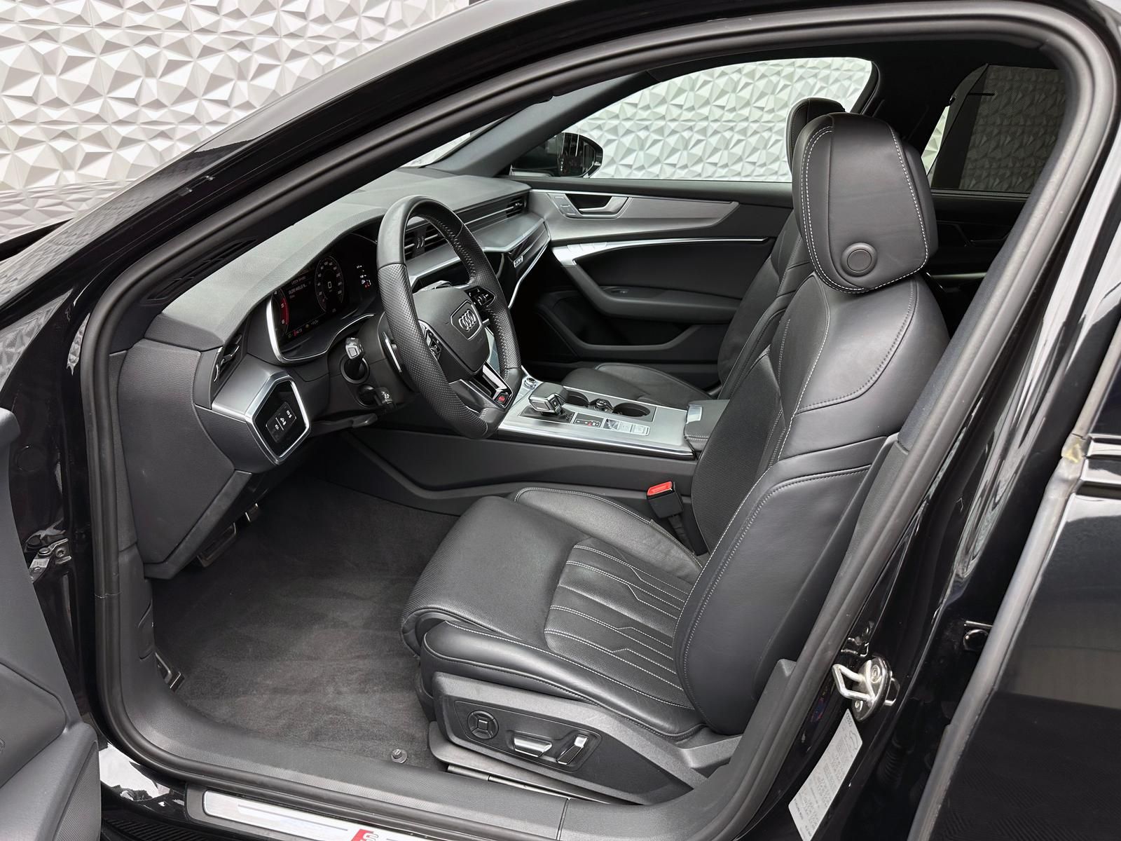 Fahrzeugabbildung Audi A6 40 TDI S-LINE PLUS/QUATTRO/BLACK/MATRIX/KEYLE