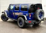 Jeep Wrangler Sahara - blaue Jeep Wrangler