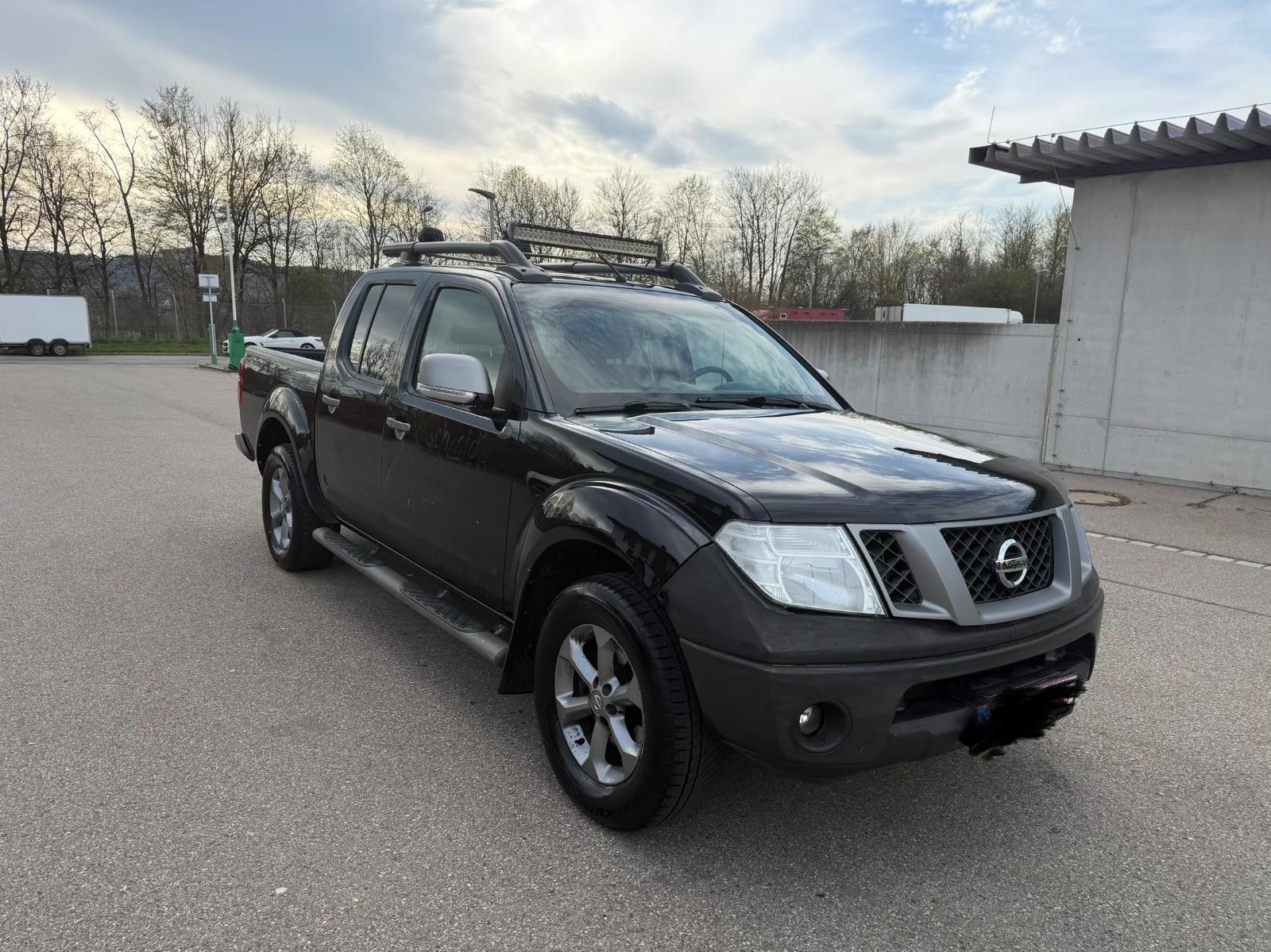 Nissan Navara Pickup Double Cab 4X4/AHK/SHZ/Automatik