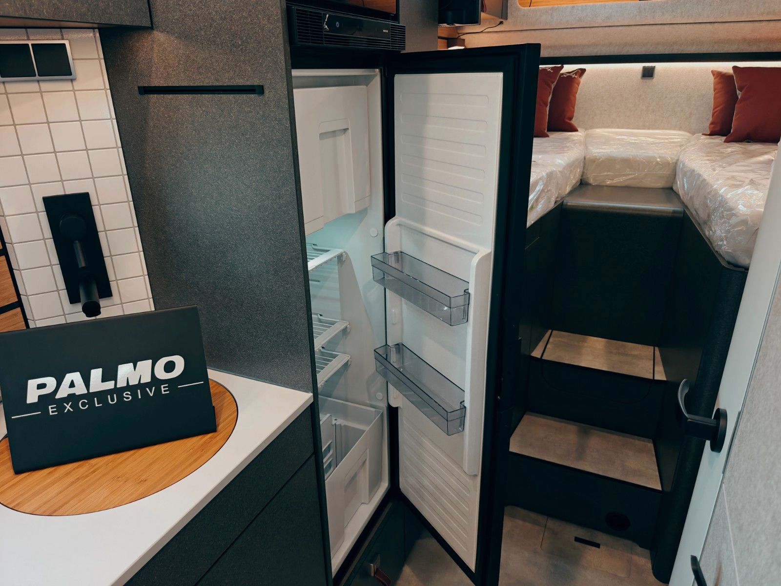 Fahrzeugabbildung HYMER / ERIBA / HYMERCAR ML - T 580 4x4² RSX PRO - PTS ACHATGRAU by palmo