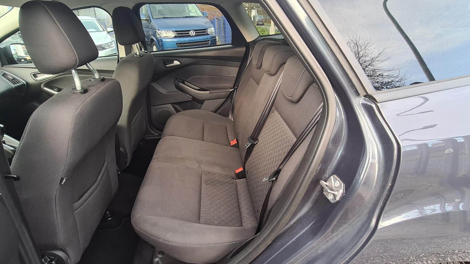 Ford Focus 2013 — photo 13