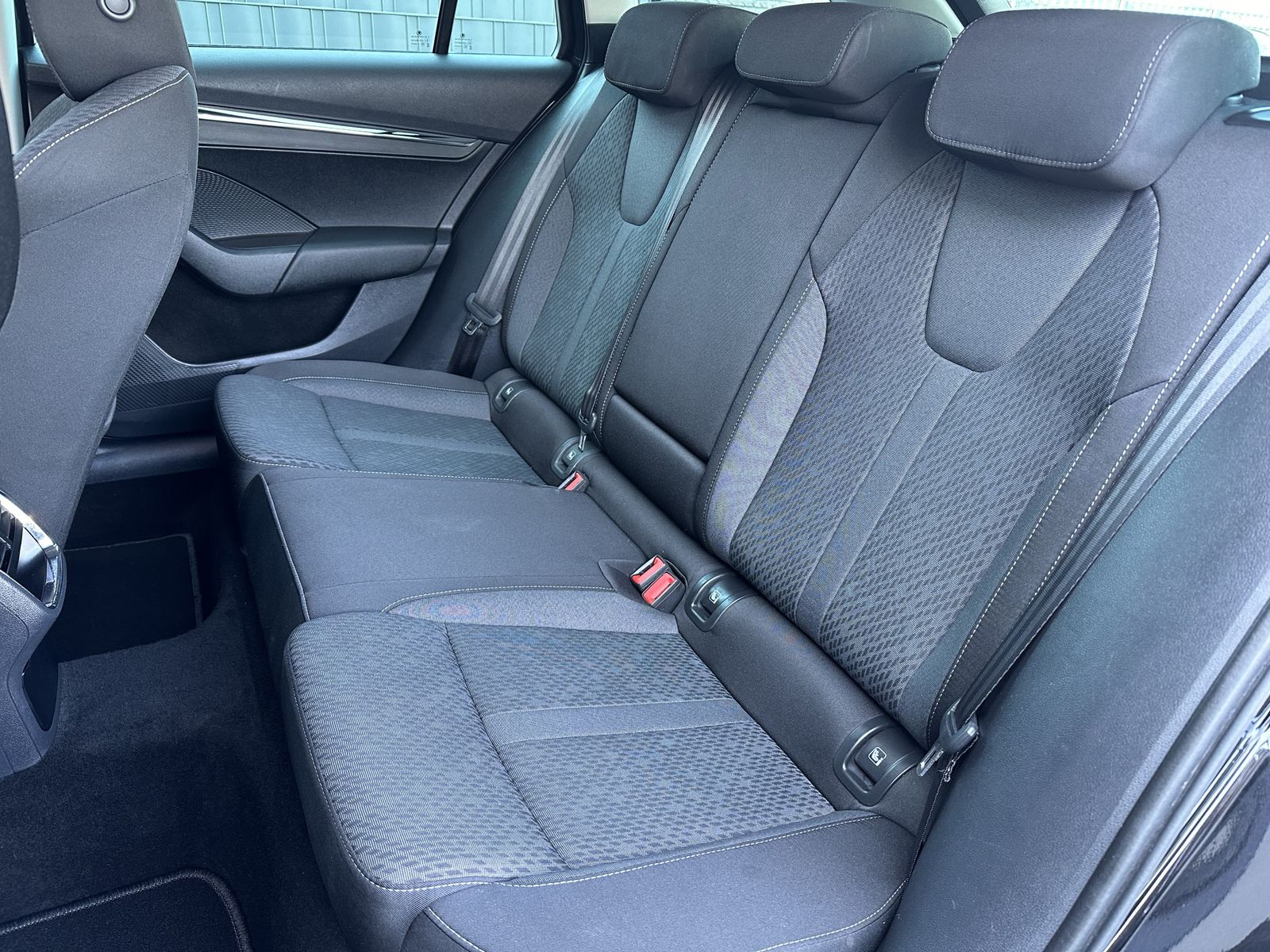 Fahrzeugabbildung SKODA Octavia Combi 2.0 TDI DSG NAV+LED+AHK+V-COCKPIT