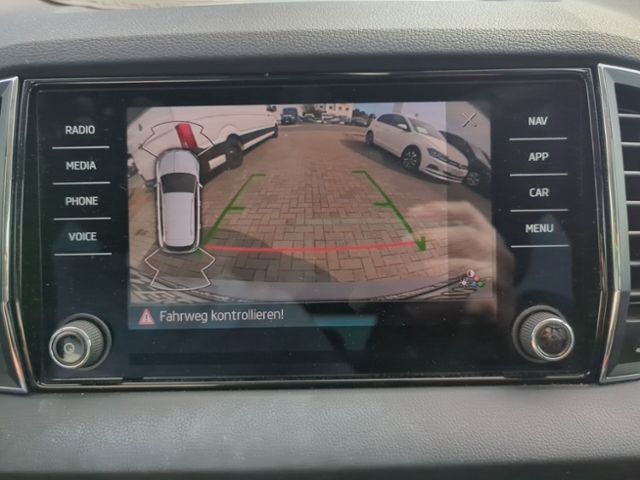 Fahrzeugabbildung SKODA Karoq 2.0 TDI DSG 4x4 Style NAV ACC WINTER PLUS