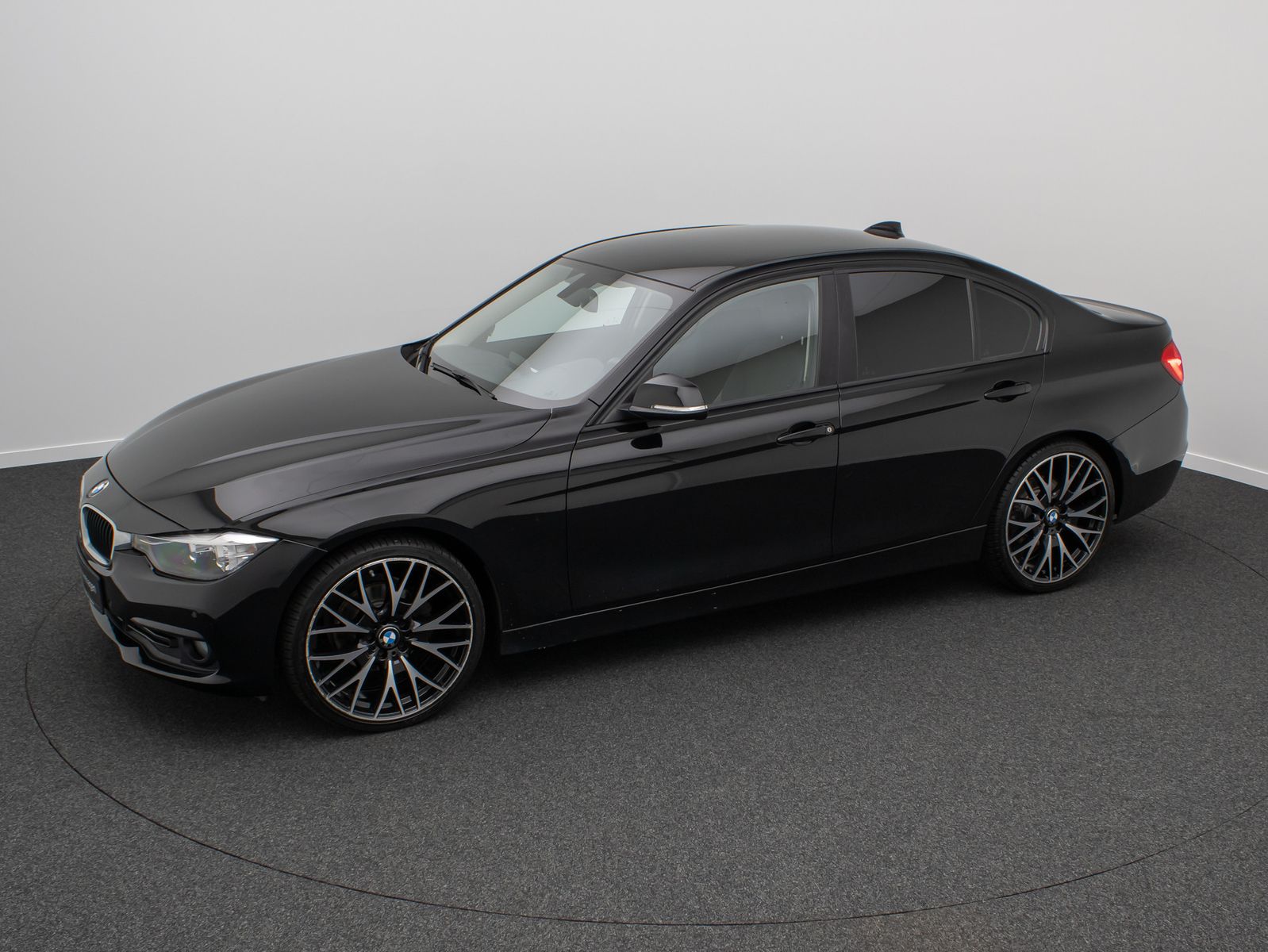 Fahrzeugabbildung BMW 318d Advantage M-Sport Tempo PDC