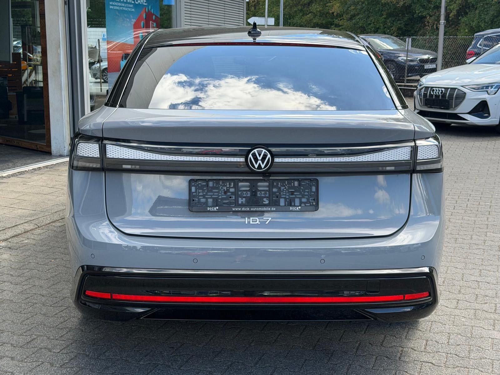 Fahrzeugabbildung Volkswagen ID.7 Pro >IQ.LIGHT+HEAD+MATRIX+NAVI+SHZ+ACC+360+