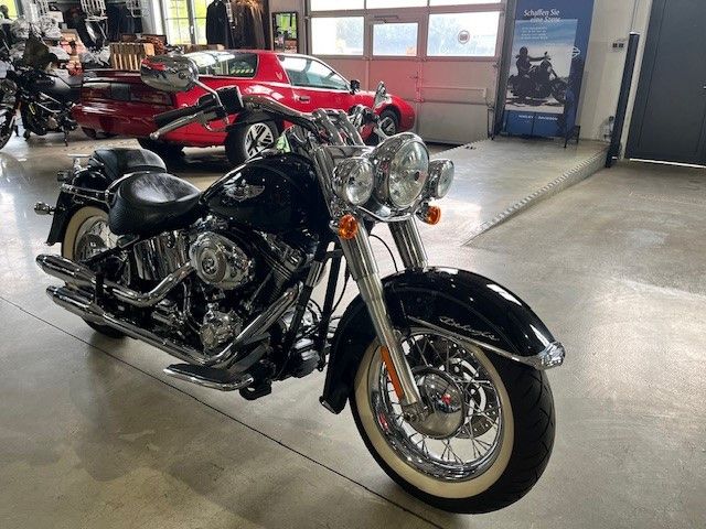 Fahrzeugabbildung Harley-Davidson FLSTNI Softail Deluxe Custom 96cui Twin Cam