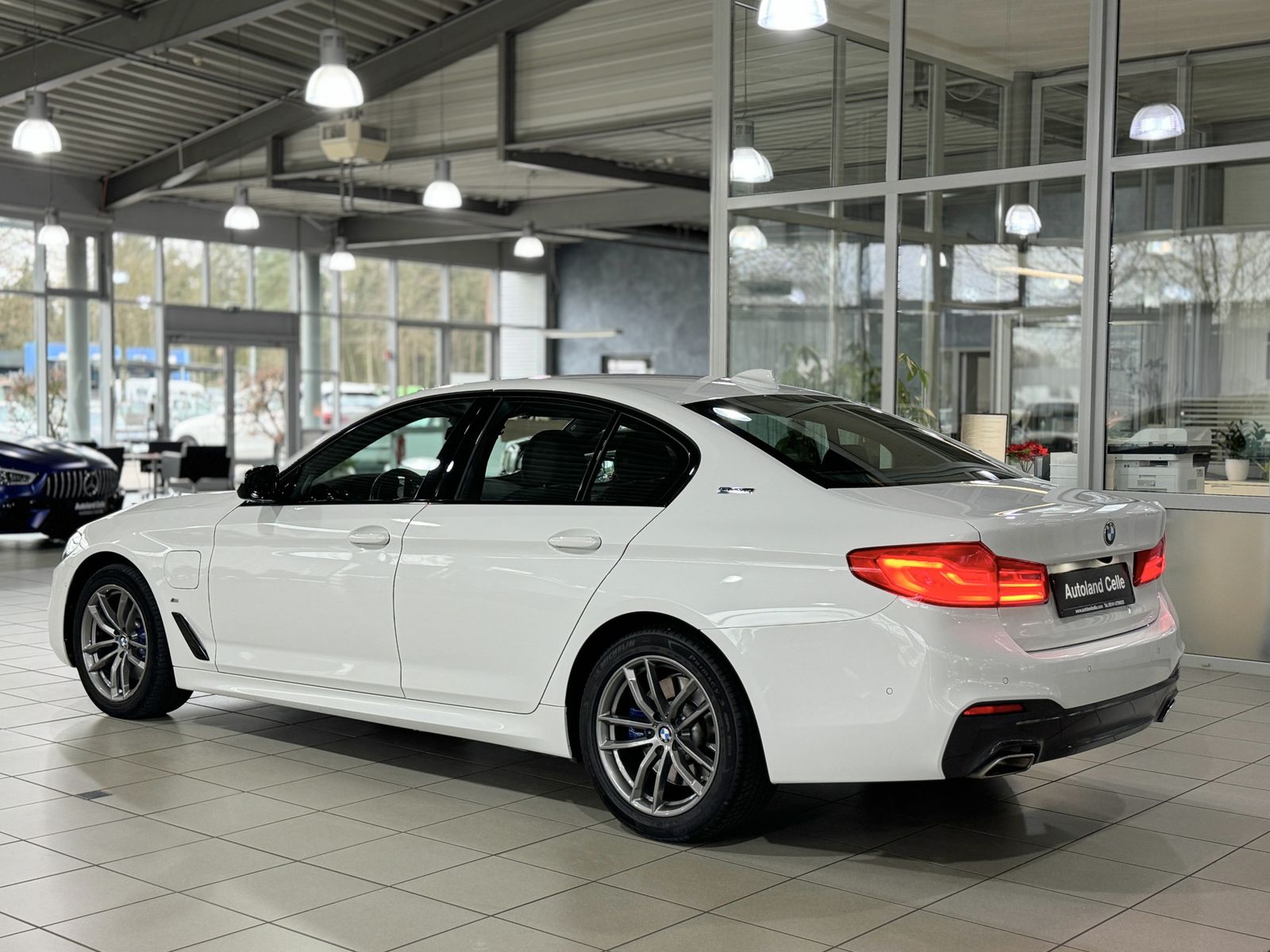 Fahrzeugabbildung BMW 530e  iP M Sport Kamera DAB H/K NaviPro ACC Alar