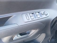 Berlingo Pure Tech 130 EAT 8 Shine M Berlingo Pure Tech 130 EAT 8 Shine M