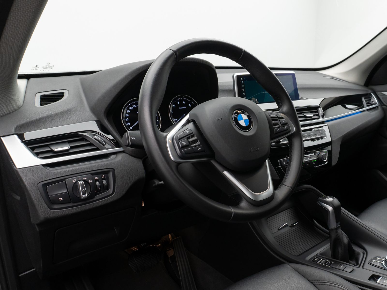 Fahrzeugabbildung BMW X1 xD25e PDC DAB Navi Lordos Geschwindigkeitsreg